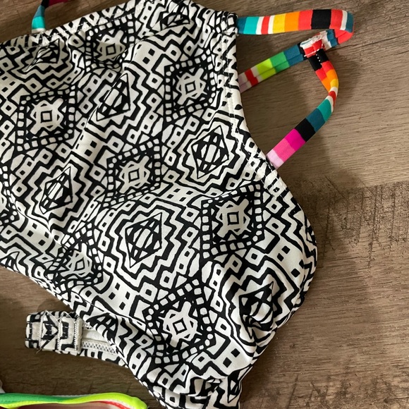 Colorful Two Piece Bikini - Picture 3 of 7